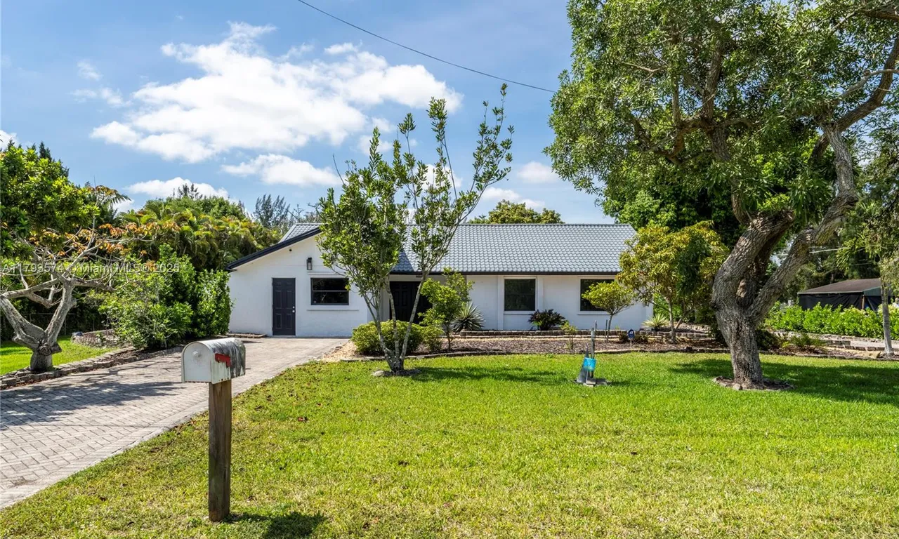 14840 SW 21st St, Davie FL 33326