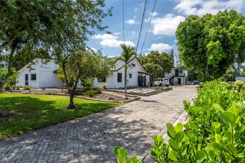 14840 SW 21st St, Davie FL 33326