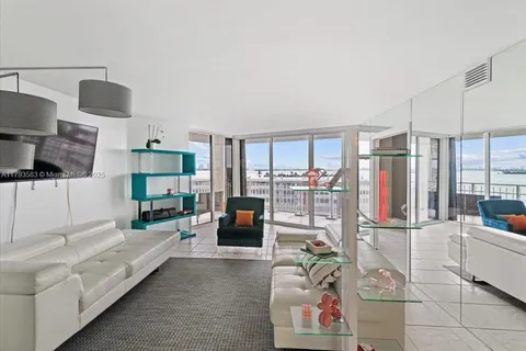 4000 Towerside Ter # 704, Miami FL 33138