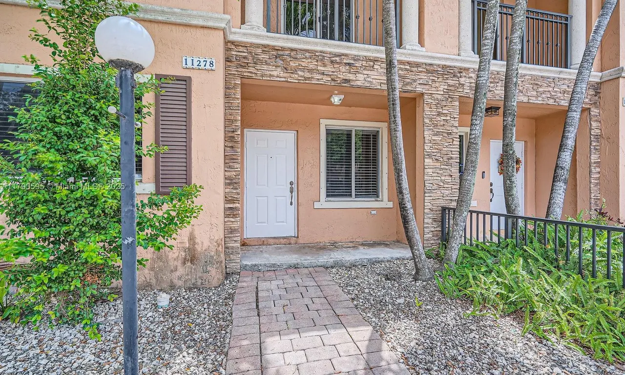 11278 SW 230th Ter, Miami FL 33170