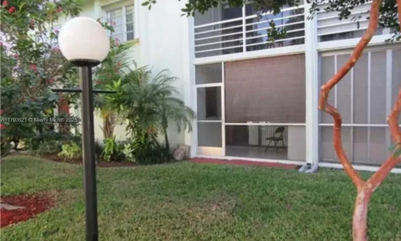 860 SE 6th Ave # 205, Deerfield Beach FL 33441