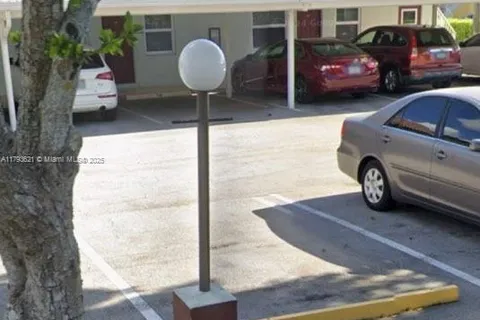 860 SE 6th Ave # 205, Deerfield Beach FL 33441