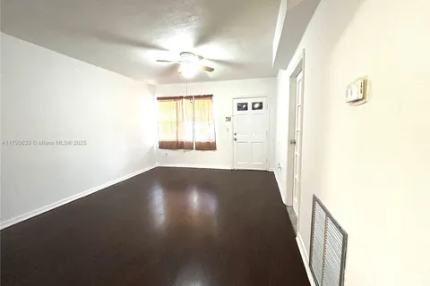 6211 NW 37th Ter, Virginia Gardens FL 33166