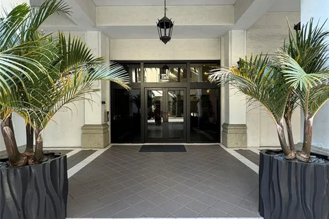 10 Aragon Ave # 717, Coral Gables FL 33134