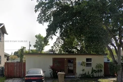 4230 SW 57th Ave, Davie FL 33314