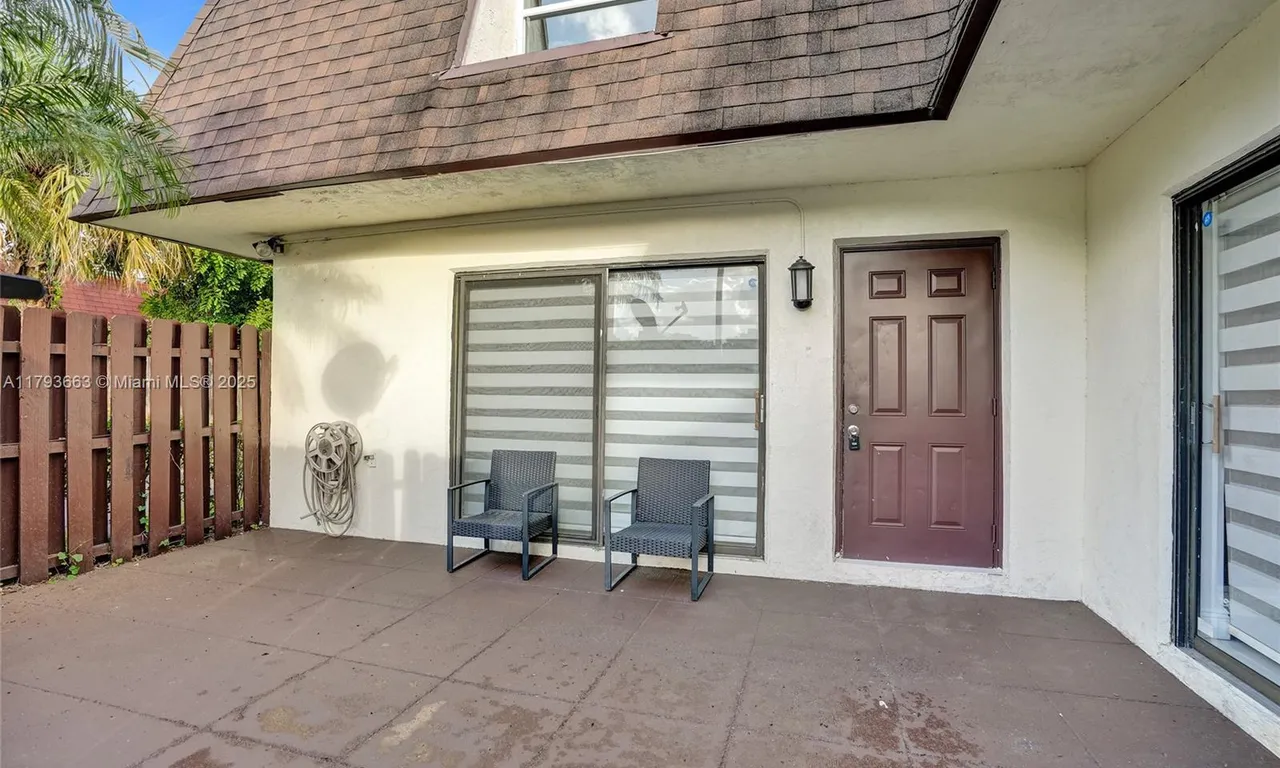 7947 Tam Oshanter Blvd, North Lauderdale FL 33068