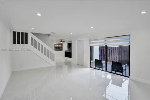 7947 Tam Oshanter Blvd, North Lauderdale FL 33068