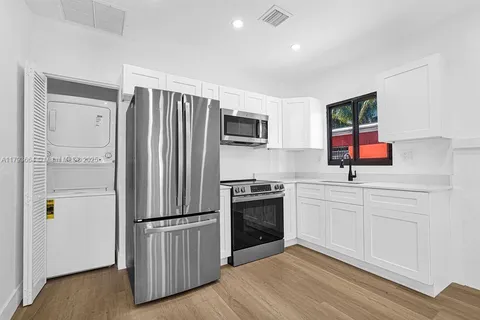 3040 NW 13th Ave # 1, Miami FL 33142