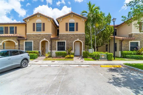 9371 W 33rd Ave, Hialeah FL 33018