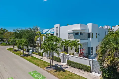 1631 NE 9th St, Fort Lauderdale FL 33304