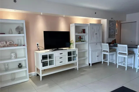 1830 AVAILABLE NOW S Ocean Dr, Hallandale Beach FL 33009