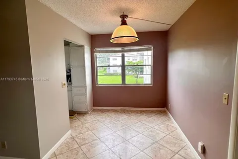 402 Fanshaw J # 402, Boca Raton FL 33434
