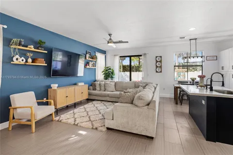 4859 NW 55th Pl, Tamarac FL 33319