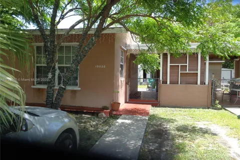 10020 Dominican Dr, Cutler Bay FL 33189