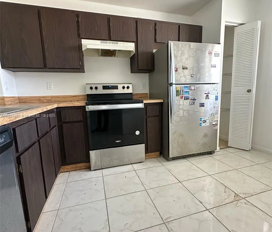 861 NE 209th Ter # 203, Miami FL 33179