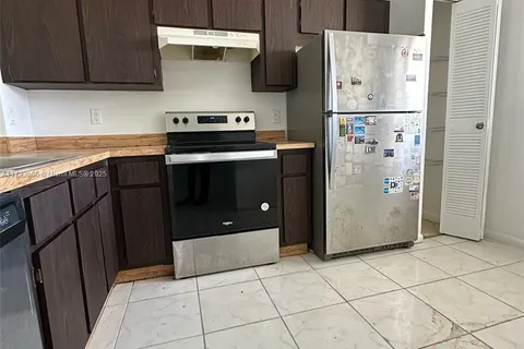 861 NE 209th Ter # 203, Miami FL 33179