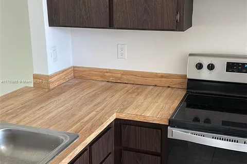 861 NE 209th Ter # 203, Miami FL 33179