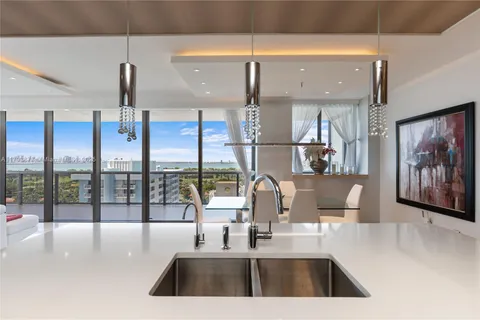 5875 Collins Ave # 1908, Miami Beach FL 33140