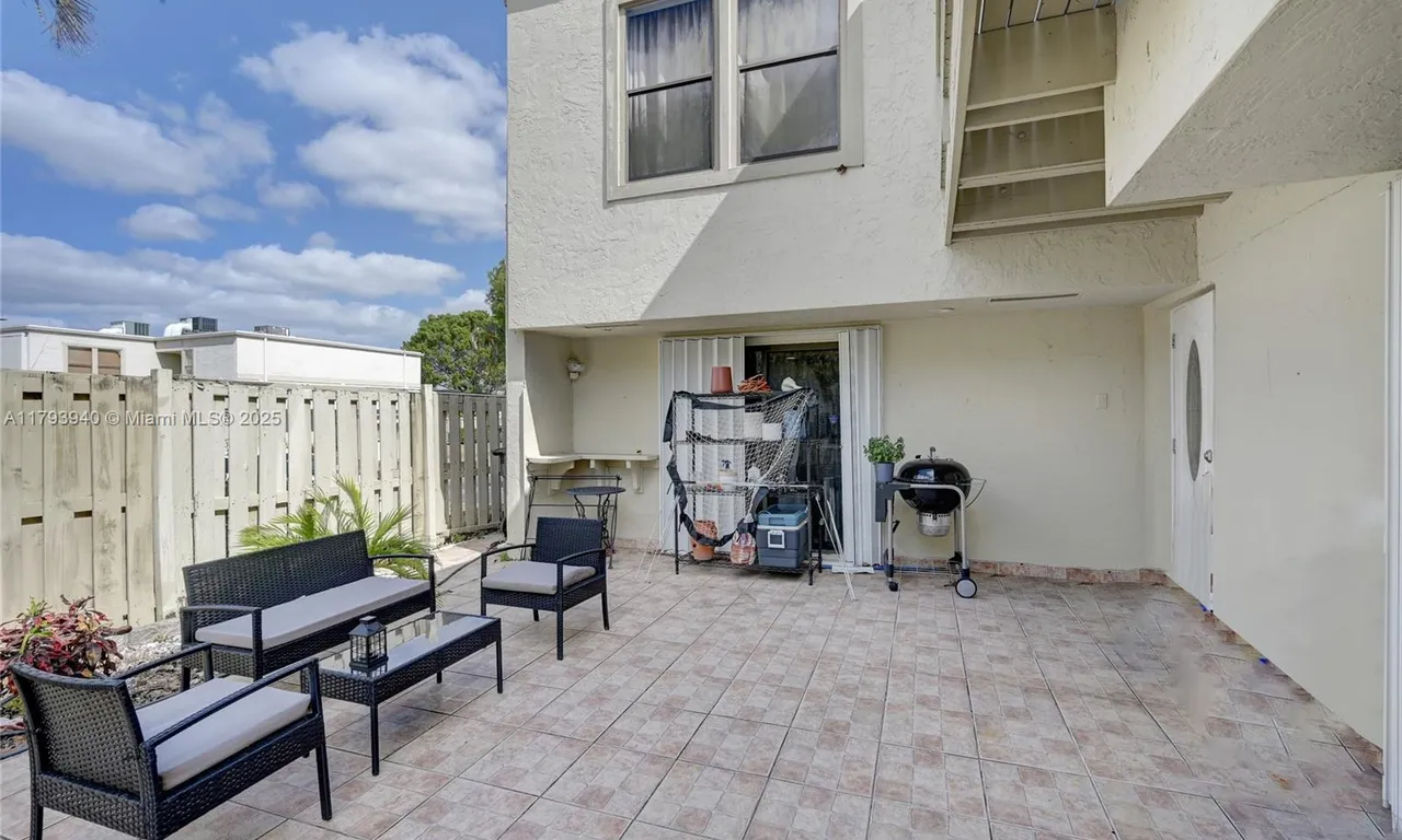 12079 W Regal Ct W, Wellington FL 33414