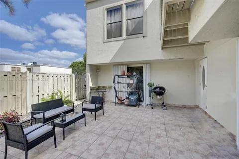 12079 W Regal Ct W, Wellington FL 33414