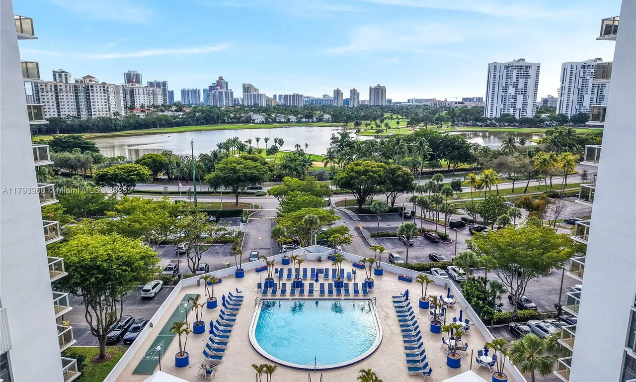 3701 N Country Club Dr # 203, Aventura FL 33180