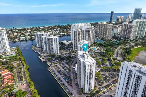 3701 N Country Club Dr # 203, Aventura FL 33180