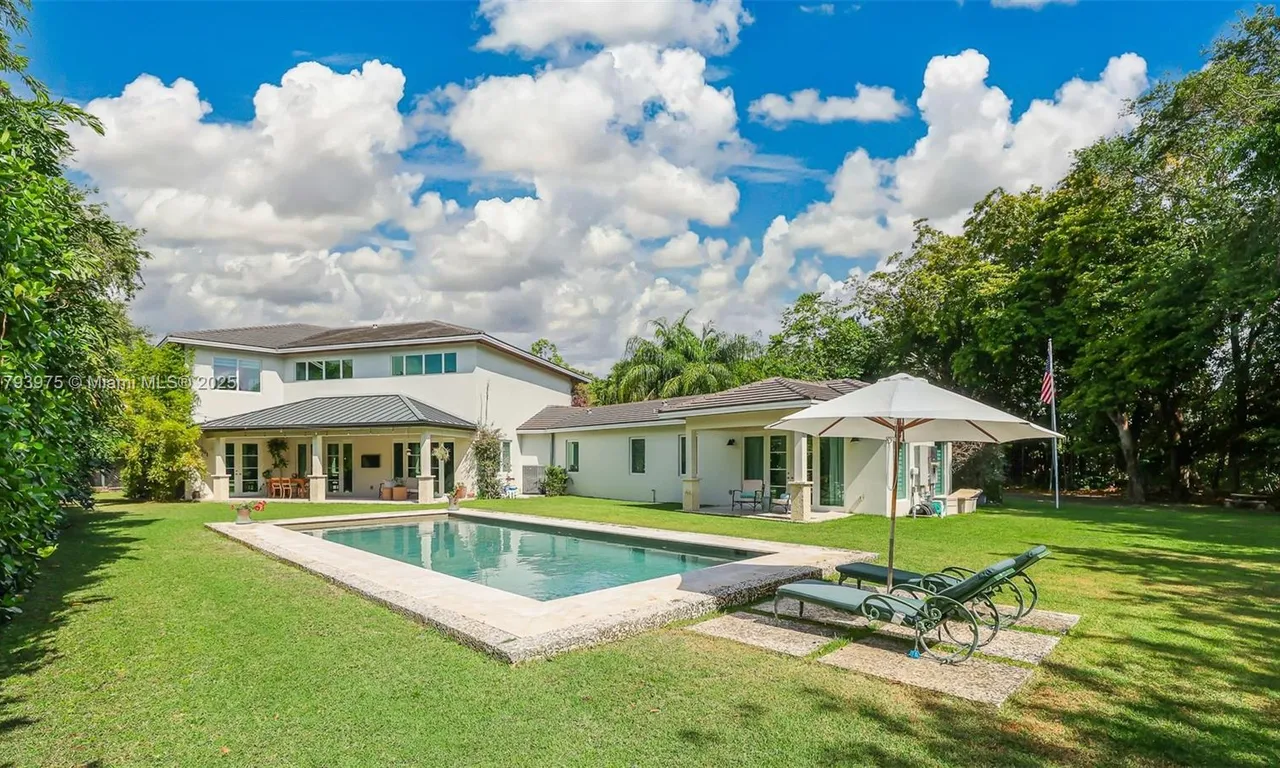 6910 SW 145th Ter, Palmetto Bay FL 33158