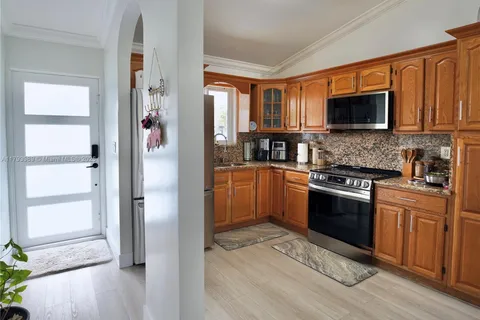 5224 W 24th Way # B, Hialeah FL 33016