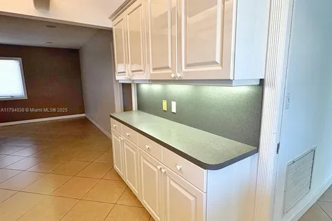 3080 NE 43rd St, Fort Lauderdale FL 33308