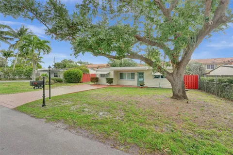 4928 SW 24th Ave, Dania Beach FL 33312