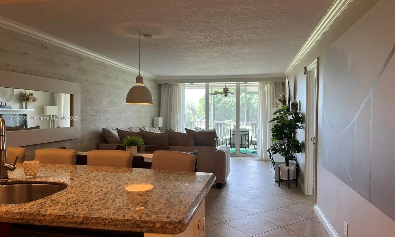 2601 S Course Dr # 304, Pompano Beach FL 33069