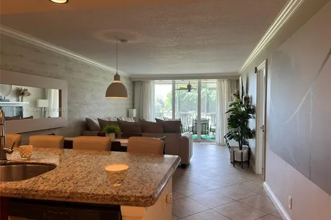 2601 S Course Dr # 304, Pompano Beach FL 33069