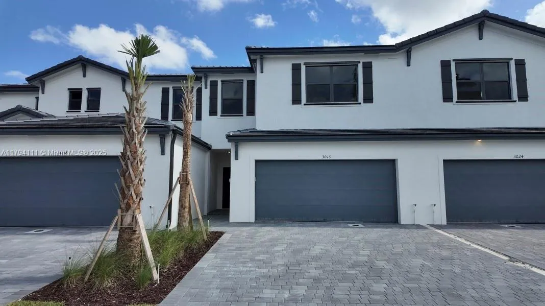 3016 Park Pl, Dania Beach FL 33312