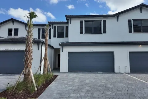 3016 Park Pl, Dania Beach FL 33312