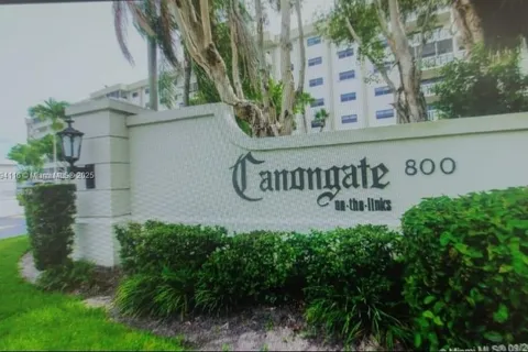 800 NE 195th St # 215, Miami FL 33179