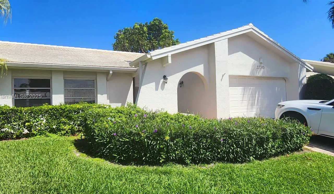 22310 E Cameo Dr E, Boca Raton FL 33433