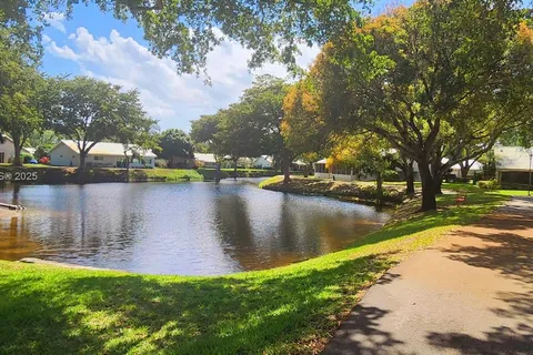 22310 E Cameo Dr E, Boca Raton FL 33433
