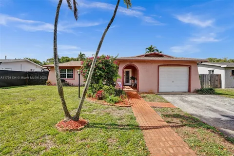 11240 Sheridan St, Pembroke Pines FL 33026