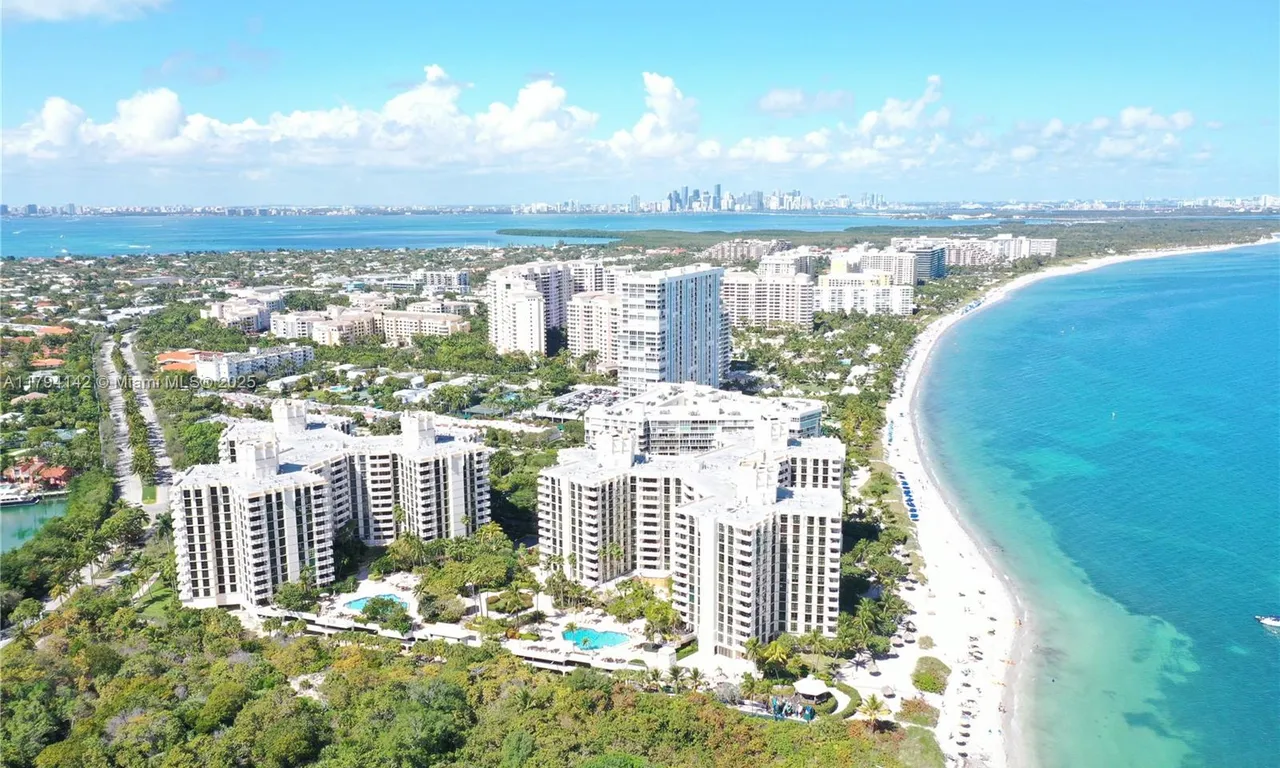 1121 Crandon Blvd # D902, Key Biscayne FL 33149