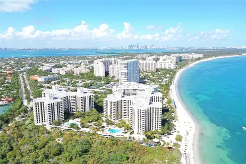 1121 Crandon Blvd # D902, Key Biscayne FL 33149