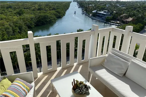 1121 Crandon Blvd # D902, Key Biscayne FL 33149