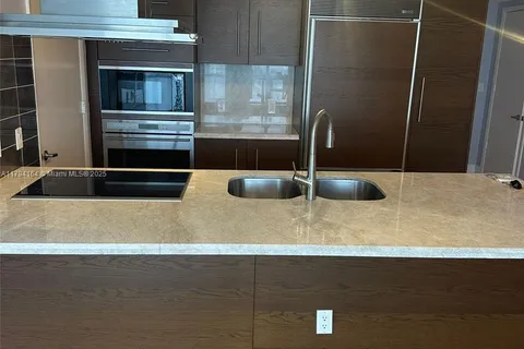 495 Brickell Ave # 5211, Miami FL 33131