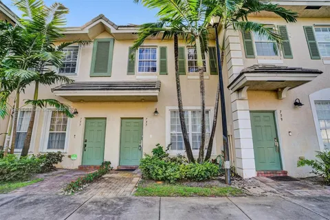 757 NW 42nd Ave, Plantation FL 33317