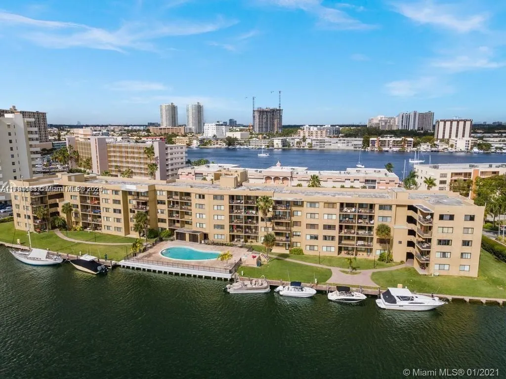 301 Golden Isles Dr # 109, Hallandale Beach FL 33009