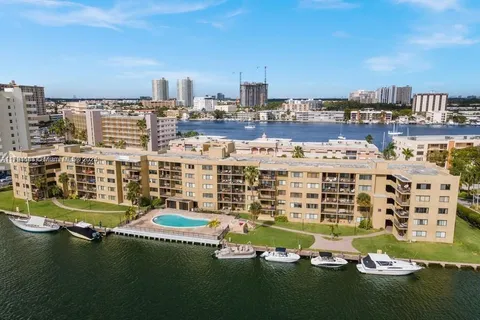 301 Golden Isles Dr # 109, Hallandale Beach FL 33009