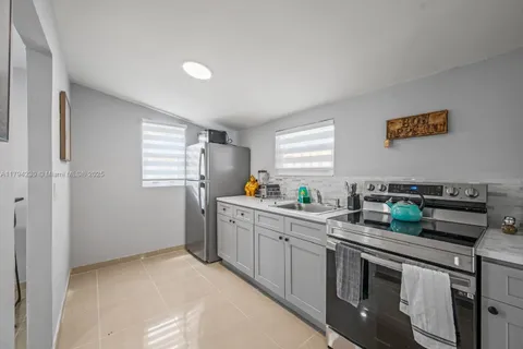 213 Columbus Pkwy # C, Hollywood FL 33021