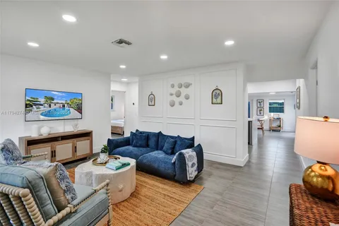 3295 NW 6th Ave, Oakland Park FL 33309