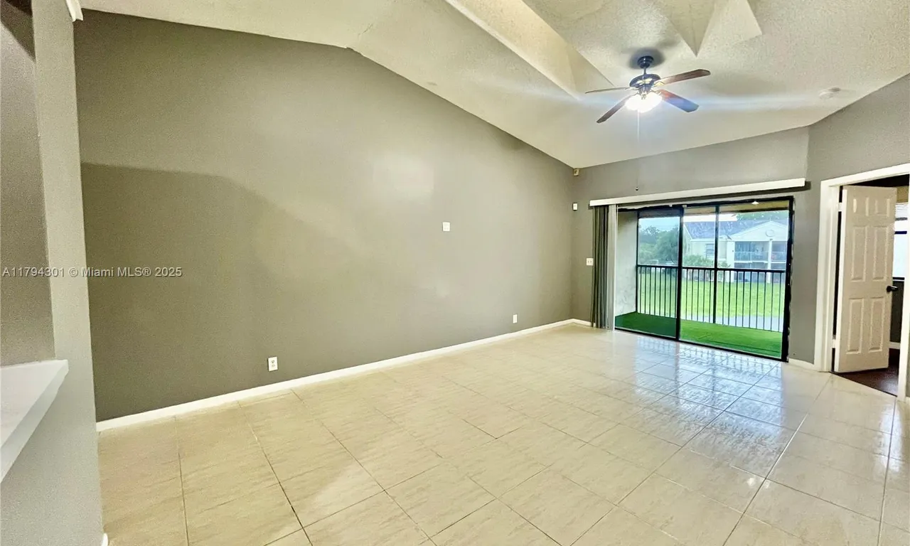 2511 NW 56th Ave # 25, Lauderhill FL 33313