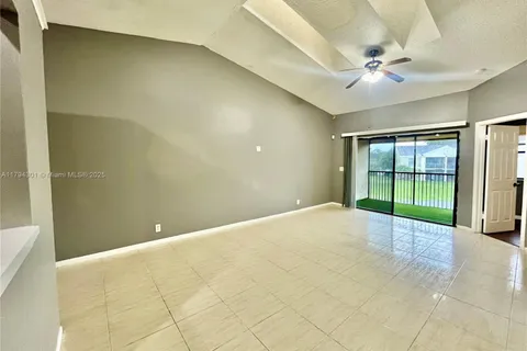 2511 NW 56th Ave # 25, Lauderhill FL 33313