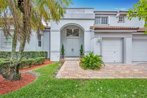 4123 W Lake Estates Dr, Davie FL 33328